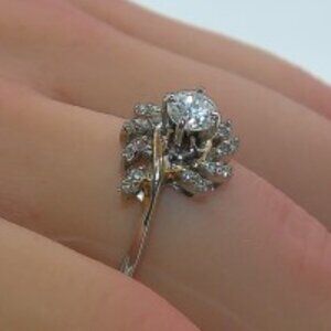 Ladies Vintage 14Kt White Gold Pinwheel Design Diamond Cluster Ring 0.90 CTTW